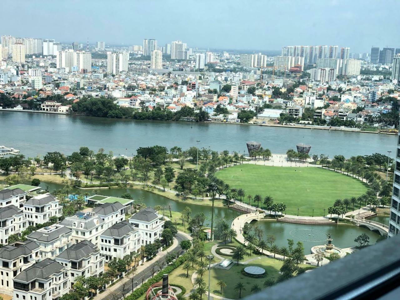 Vinhomes Premium Apartment Ho Chi Minh City Exterior photo